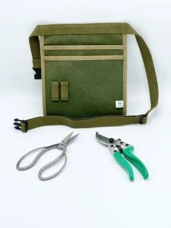 Garden Gift Box - The Sharps (Pruners, Scissors And Belt) -Eds Plant Shop garden gift box the sharps pruners scissors and belt 745198