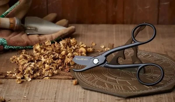 Handcrafted British Garden Pruners – Black Teflon | Whiteley & Sons 7 Handcrafted British Garden Pruners – Black Teflon | Whiteley & Sons - Image 5