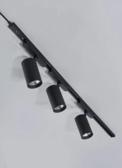 Highland™ LED Track Light System For Indoor Plants -Eds Plant Shop highland led track light system for indoor plants 726536