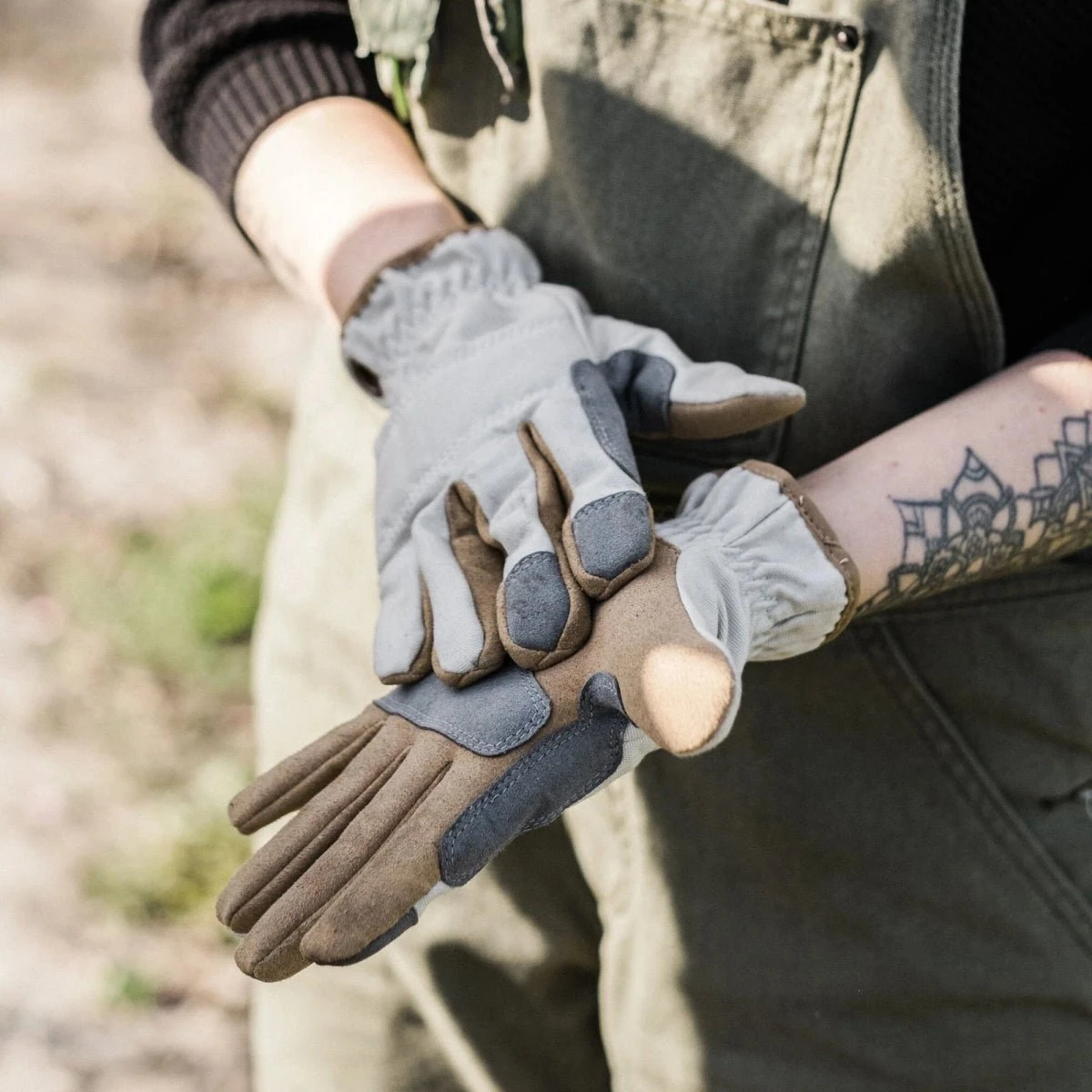 Barebones Leepa Gardening & Weeding Glove 12 Barebones Leepa Gardening & Weeding Glove - Image 10